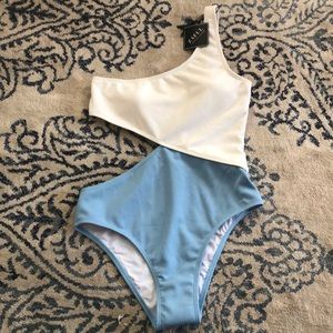 ZAFUL ONE PIECE CUT-OUT SWIMSUIT
